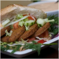 falafel pure ingerdiinten<br>biologische ingerdineten zijn bilogisch glutenvrijgeschikt voor veganisten en wordt geen gebruik van kunstmatige kleur of smaakstoffen